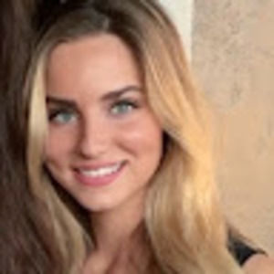 Meet your Posher, Caroline